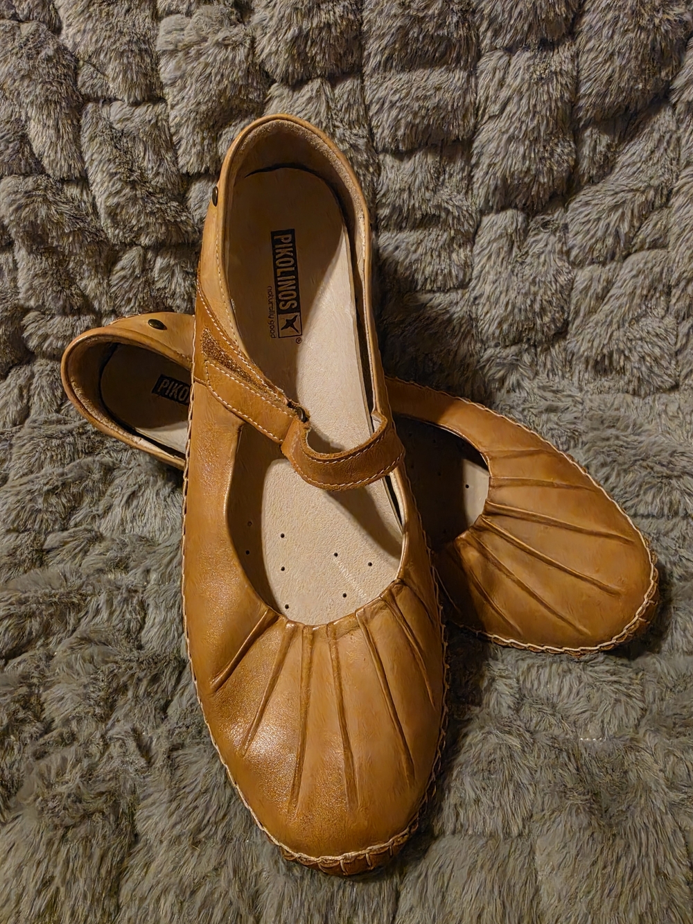 Pikolinos Women's Tan Leather Mary Jane Shoes